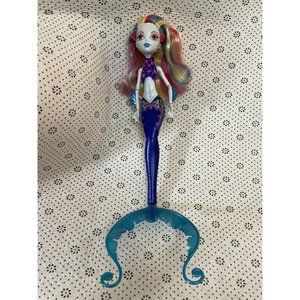 Monster High Doll Lagoona Blue Great Scarrier Reef Glowsome Ghoulfish 2014